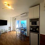 Bellevue Sea View By Namaste Elite דירה