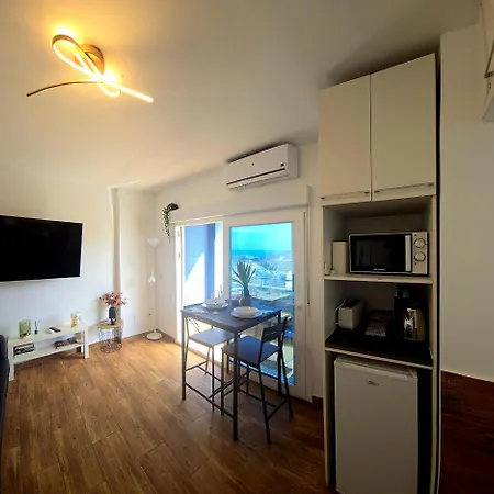 Bellevue Sea View By Namaste Elite Apartment